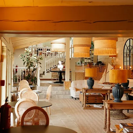 Maison Baron De La Galleta Bed and Breakfast