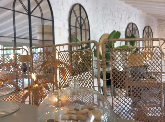 Bed & Breakfast Maison Baron De La Galleta